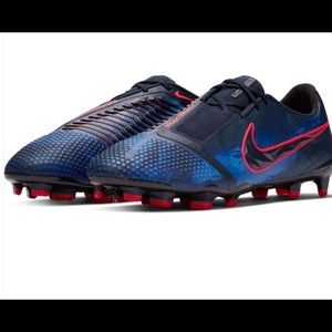 NWOT Nike Phantom Venom Elite Soccer Cleats